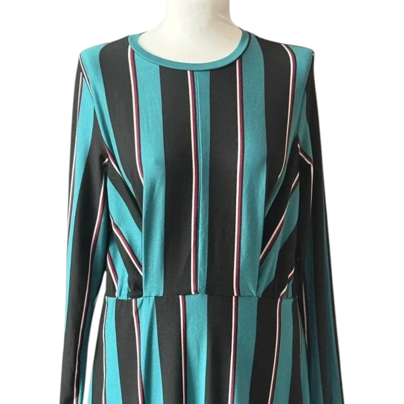 Elegancka sukienka midi TrickandChic Reserved w zielono-czarne paski z długim rękawem i okrągłym dekoltem