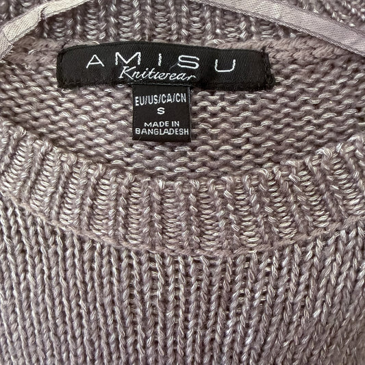 Szary sweter oversize Amisu Knitwear ze srebrną nitką i okrągłym dekoltem w ofercie TrickandChic