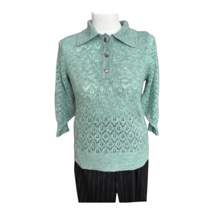 Miętowa bluzka polo Next z ażurowym splotem pointelle i metalowymi guzikami w stylu retro od TrickandChic