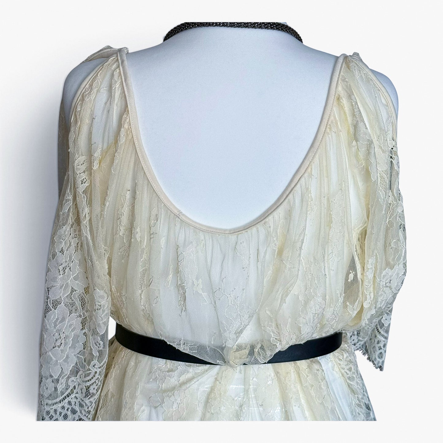 Bluzka firankowa otwarte rękawy 44/46 XXL second hand | TrickandChic