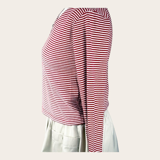 TrickandChic Beyond Vintage czerwono-biały top w paski z długim rękawem i zamkiem przy dekolcie, widok z boku
