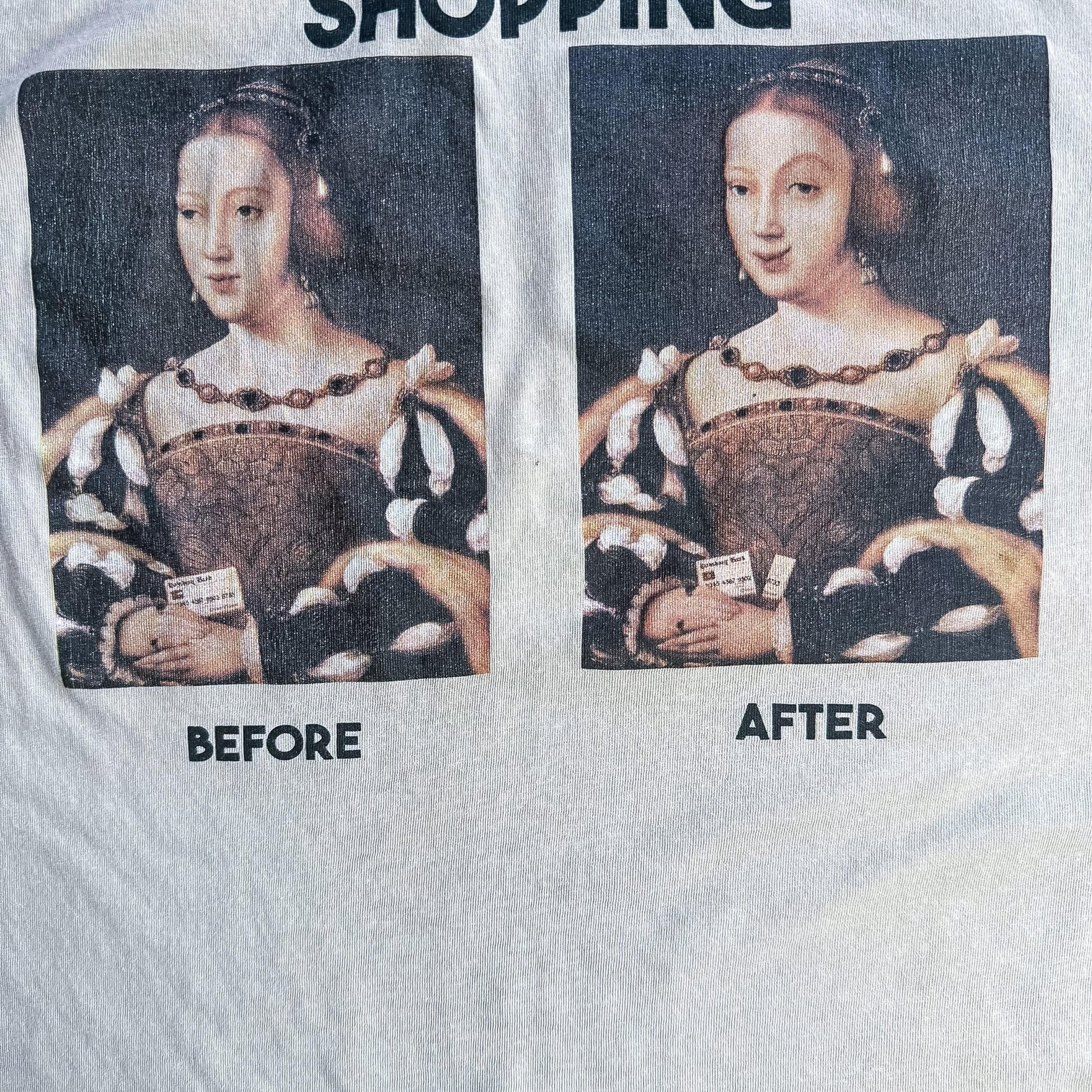 Beżowy damski T-shirt TrickandChic z zabawnym nadrukiem graficznym przedstawiającym historyczny portret przed i po zakupach