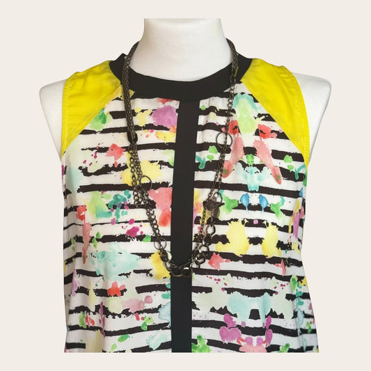 Lekka bluzka TrickandChic Desigual w kolorowe paski i plamy z żółtymi akcentami na ramionach