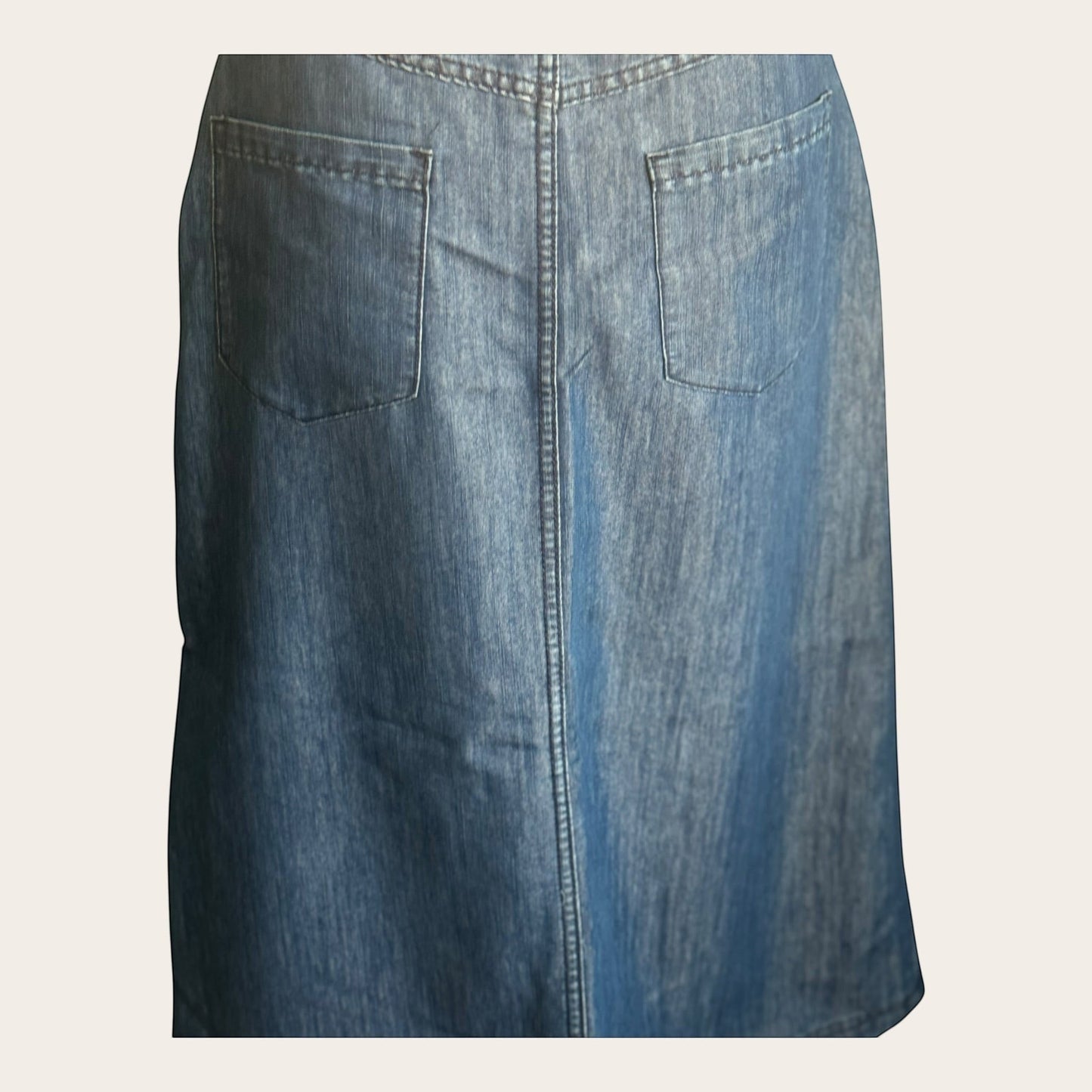 Granatowa spódnica jeansowa TrickandChic w stylu vintage z dwiema tylnymi kieszeniami i przeszyciami