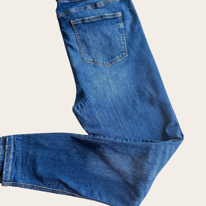 Granatowe jeansy Denim&Co z TrickandChic, wysoki stan, prosty krój, modne przetarcia, rozmiar XL 44