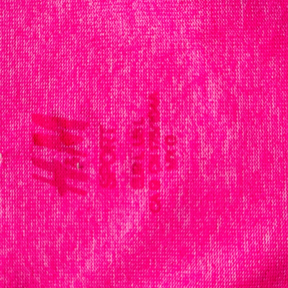 TrickandChic damska koszulka sportowa H&M Sport w intensywnym neonowym różu z delikatnym tłoczonym wzorem