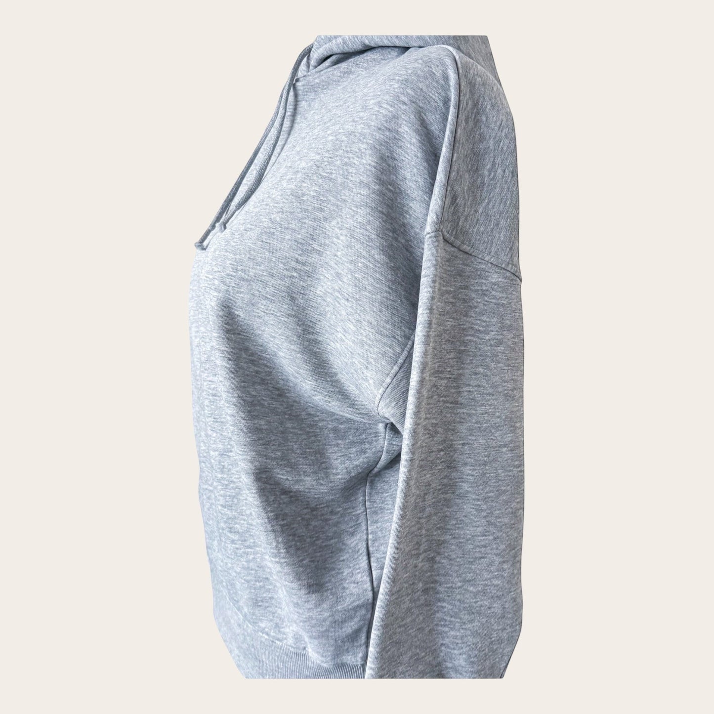 Szara bluza z kapturem TrickandChic F&F o kroju oversize z rękawami typu nietoperz wykonana z poliestru z recyklingu